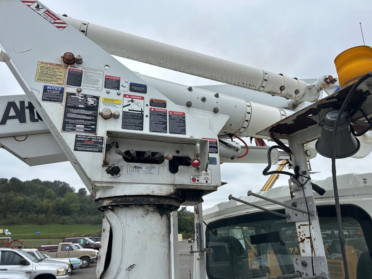 2013-international-durastar-4300-image-10