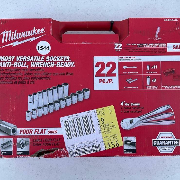 #1544 • Milwaukee 22 pc 1/2" Drive SAE Ratchet and Socket Set