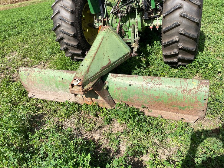 john-deere-8-image-1