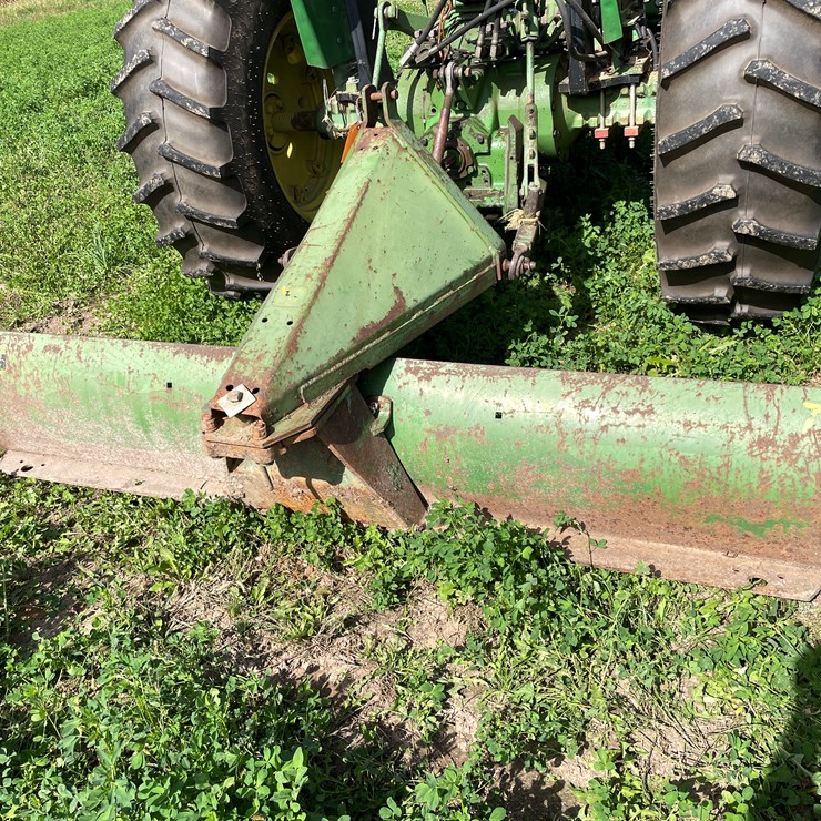 JOHN DEERE 8