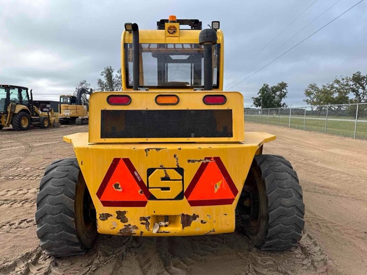 sellick-s80j4e-4-rough-terrain-forklift-image-7
