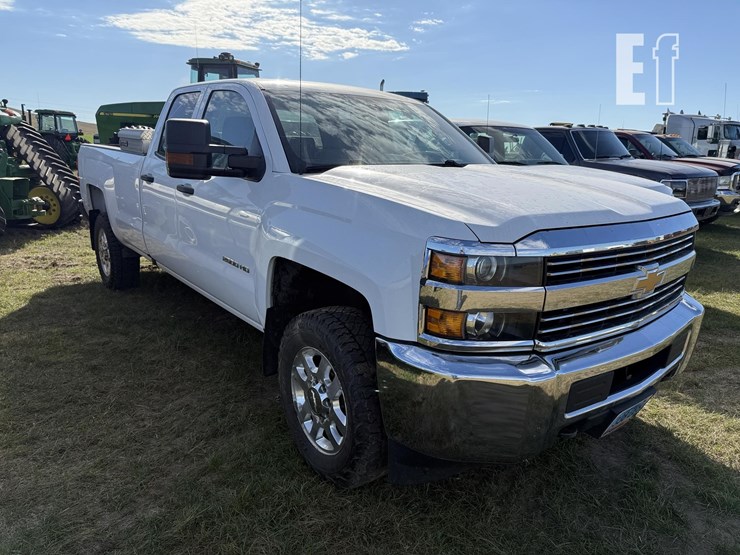 2017-chevrolet-silverado-2500hd-image-21