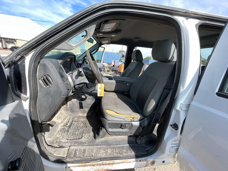 2011-ford-f250-xl-image-36