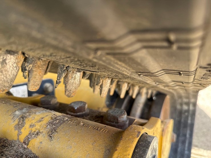 2023-caterpillar-259d3-image-14