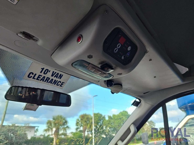 2017-ford-transit-image-29