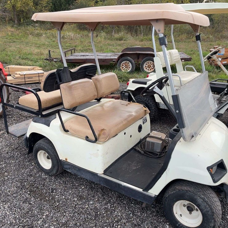 Yamaha electric golf cart with charger