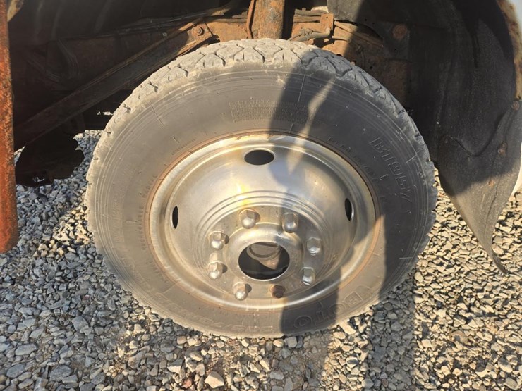 2003-ford-f550-image-48
