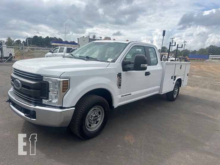 2019-ford-f350-sd-xl-image-2