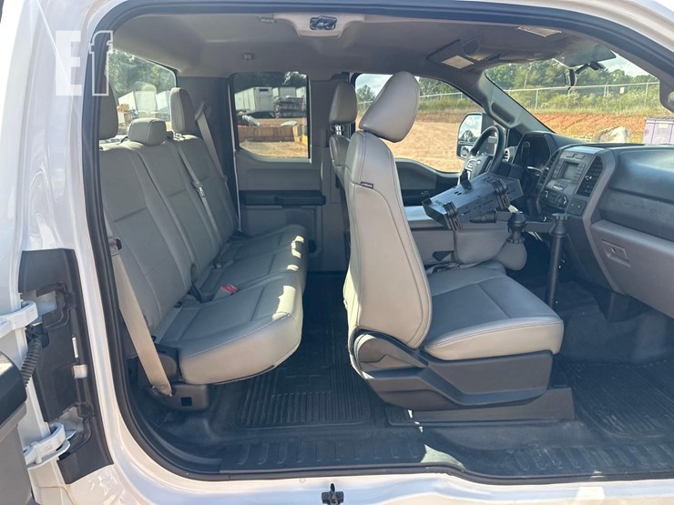 2017-ford-f350-xl-image-14