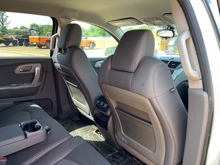 2012-chevrolet-traverse-ls-image-52