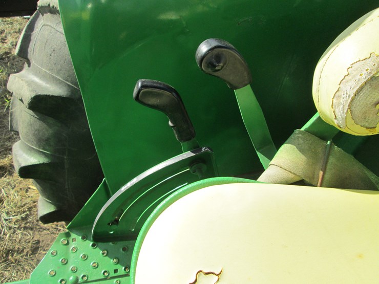 1975-john-deere-2630-image-23