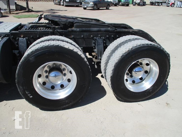 2014-peterbilt-367-image-24