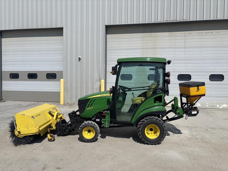 john-deere-1025-image-2