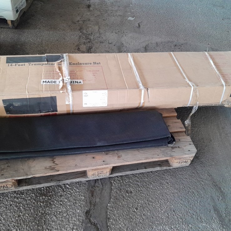 LOT#-794-14 FT TRAMPOLINE WITHOUT ENCLOSED NET