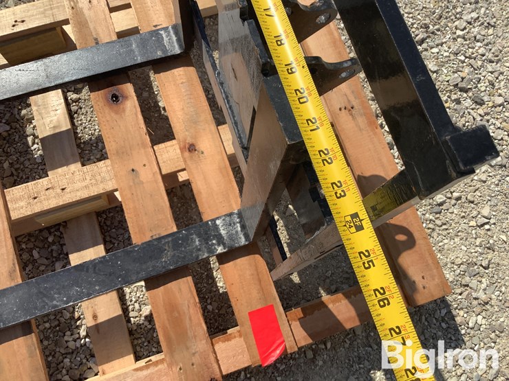 mini-excavator-pallet-fork-attachment-image-16