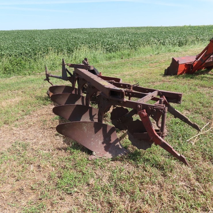 Super Chief 4 Bottom Plow