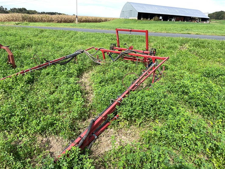 #4450-•-tine-ride-boom-sprayer-image-1