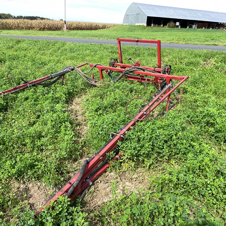 #4450 • Tine Ride Boom Sprayer