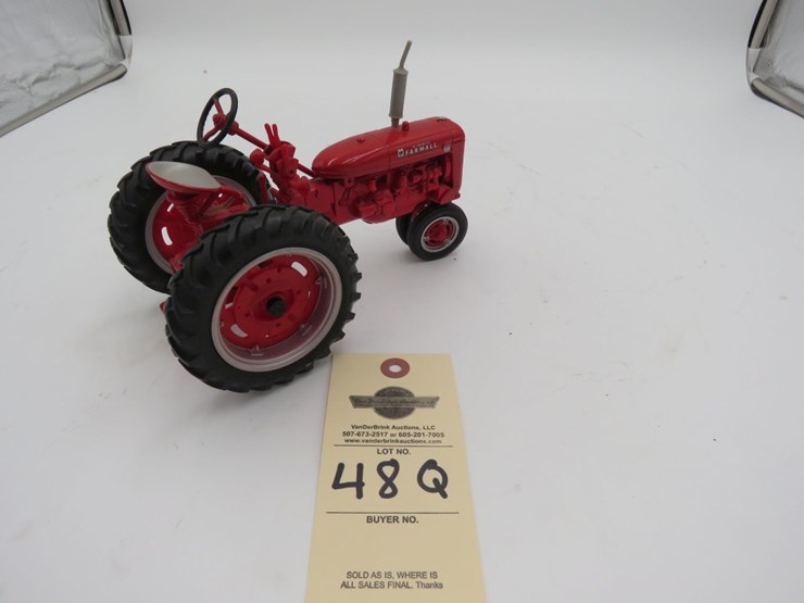 ertl-farmall-c-1/16th-scale-tractor-image-4