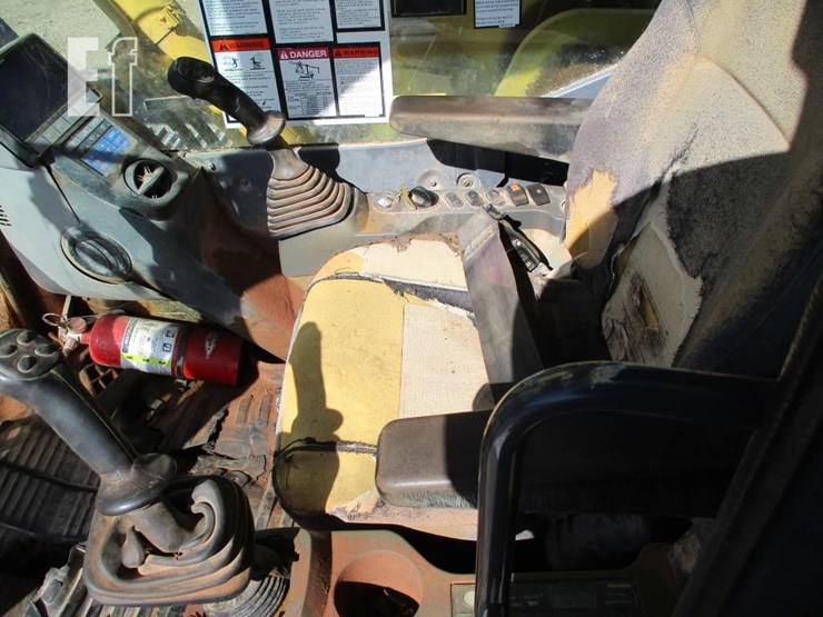 2014-komatsu-pc390-lc-10-image-9
