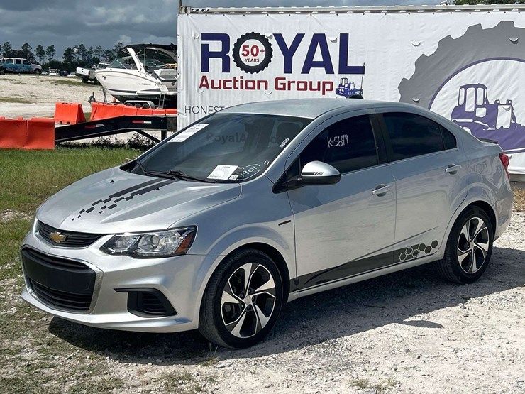 2017-chevrolet-sonic-premier-sedan-image-1