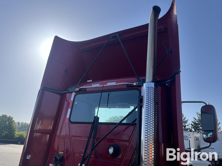 2013-mack-cxu612-truck-tractor-image-18