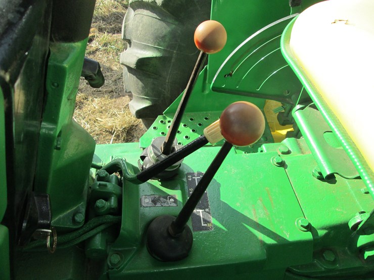 1975-john-deere-2630-image-22