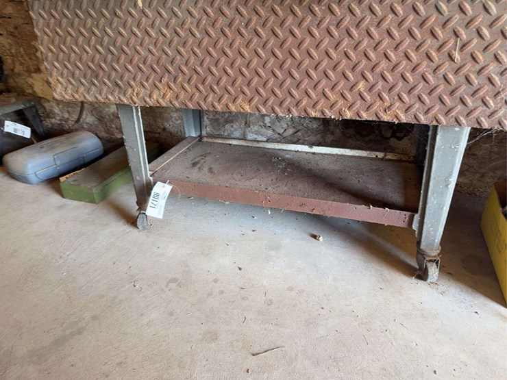 heavy-duty,-metal-framed,-rolling-shop-bench-with-vice-image-4