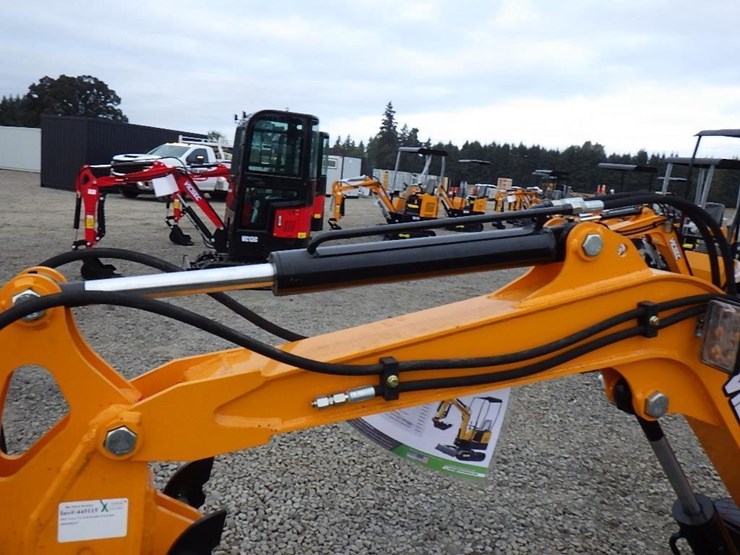 2025-vicsec-vc13-hydraulic-excavator-image-7