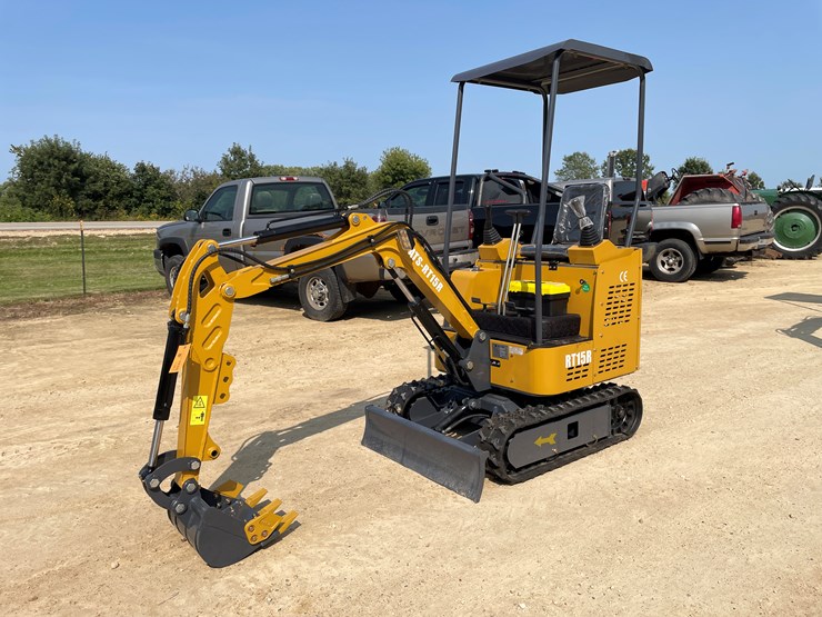 #212-•-new-rt15r-mini-excavator-image-1