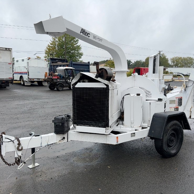 ALTEC TOW BEHIND WOOD CHIPPER