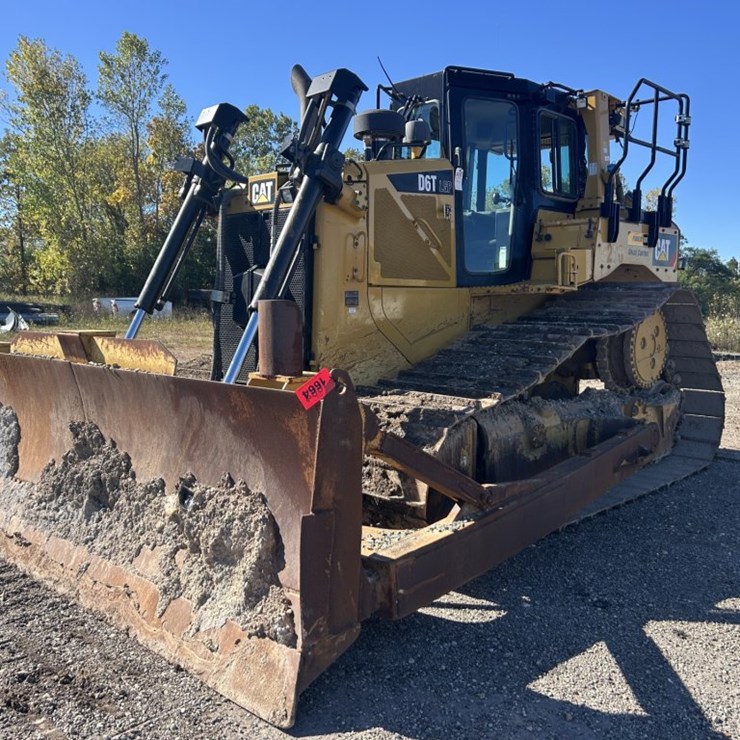 2017 CATERPILLAR D6T LGP