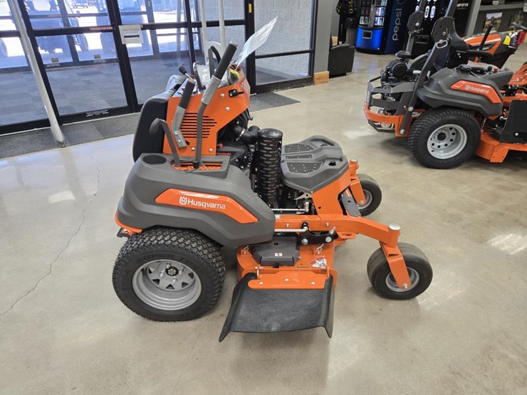 #1786-•-2023-husqvarna-v548-stand-up-lawn-mower-image-6