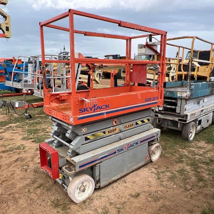 JLG SCISSORLIFT