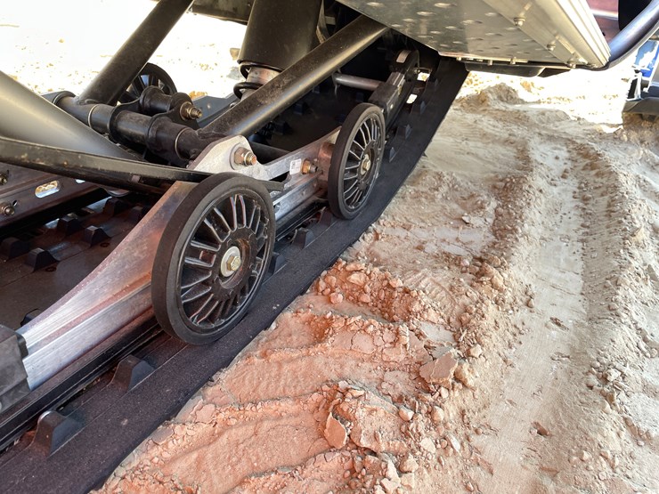 #1897-•-2024-polaris-indy-550-sport-snowmobile-(sells-with-bill-of-sale-only)-image-37