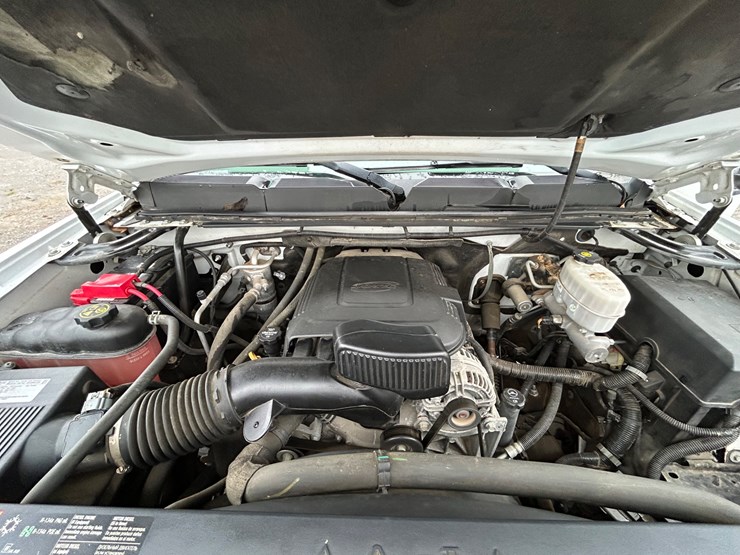 2013-chevrolet-3500-image-13