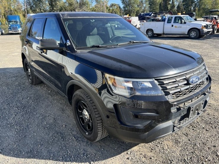 2017-ford-explorer-image-2