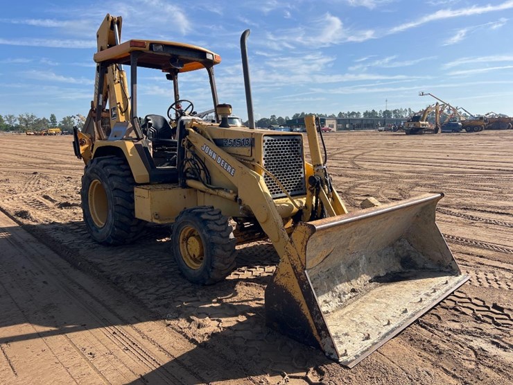 john-deere-310d-image-6