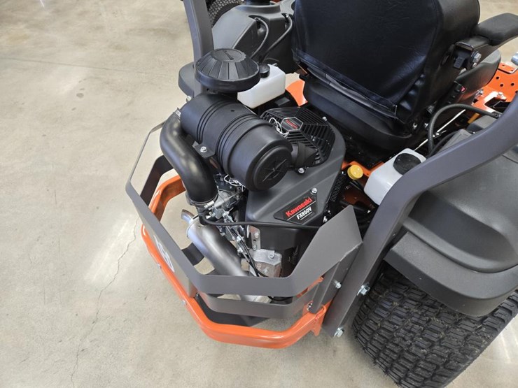 #1785-•-2023-husqvarna-z-560l-zero-turn-lawn-mower-image-12