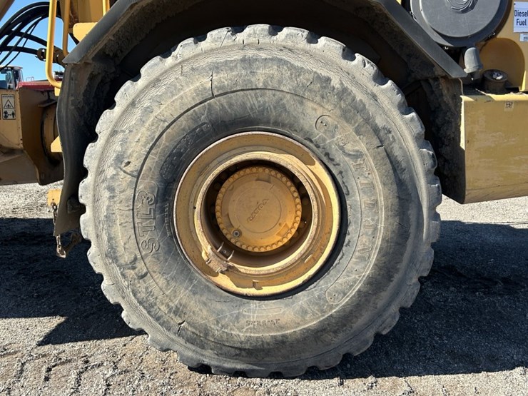 2004-volvo-a40d-image-76