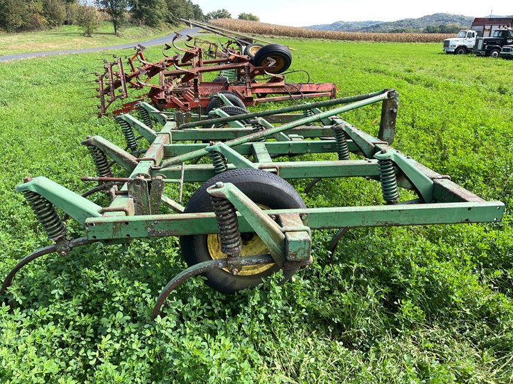 john-deere-11-image-5