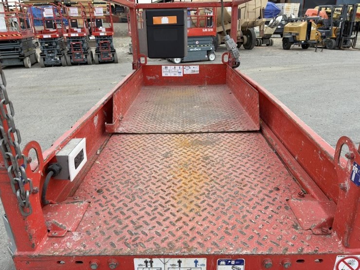 skyjack-sj-3219-scissor-lift-image-8