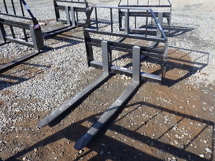 kivel-skid-steer-fork-attachment-48"-image-1