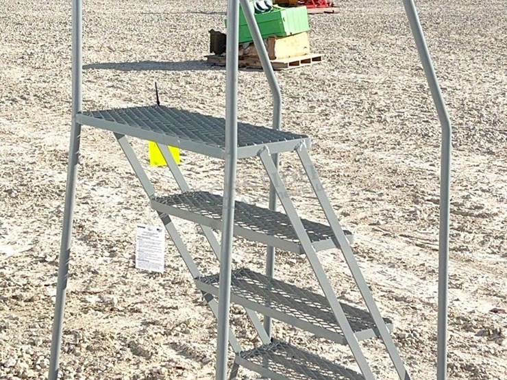 cotterman-40"-steel-rolling-utility-stairs-image-3