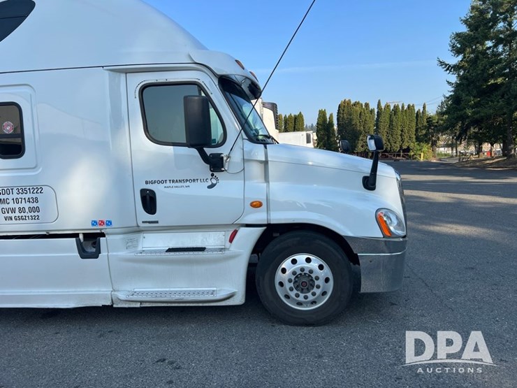 2016-freightliner-tr-125-semi-(ls0419,-unit-884)-image-13