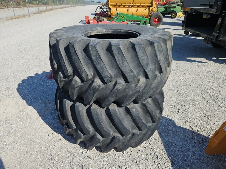 #203623-•-used-28l-26-tires-image-1