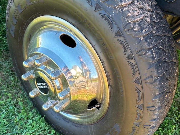 2022-ford-f350-xl-image-4