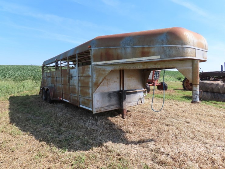1991-calico-trails-20-ft.-gooseneck-stock-trailer-image-3
