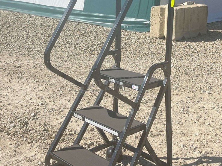 cotterman-28"-rolling-utility-stairs-image-1