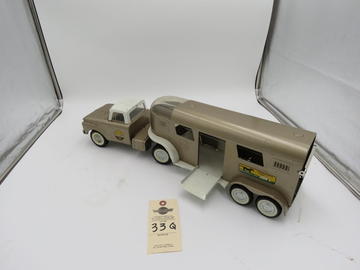 nylint-toys-thoroughbred-farms-horse-van-and-trailer-image-5